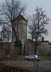 Der Pulverturm nach der Sanierung: ohne Efeu. (Bild: Boris Bürgisser / Neue ZZ)