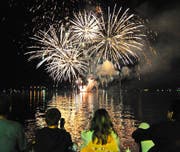 Der Lichterzauber über dem Urnersee ist am 31. Juli wieder in Flüelen zu bewundern. (Archivbild Sven Aregger)