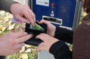 Trickdiebe greifen beim Wechseln von Kleingeld zu. (Bild: Luzerner Polizei)