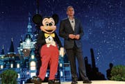 Disney-CEO Bob Iger bei der Eröffnung des ersten Disney-Freizeitparks in China, des Shanghai Disney Resort. (Bild: Getty (Schanghai, 15. Juli 2015))
