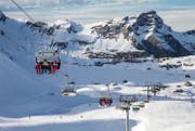 Vor allem im Skiferien-Bereich macht sich die Abwertung des Pfunds bemerkbar. (Bild: Philipp Schmidli (Melchsee-Frutt, 2. Februar 2016))