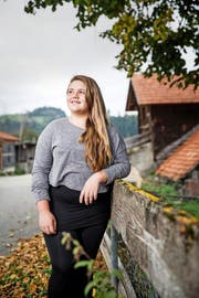 Bald auf der Kinoleinwand zu sehen: Laura Röösli (12).Bild: Manuela Jans-Koch (Romoos, 6. Oktober 2016)