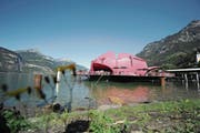 Für das Gästival 2015 gebaut: Nun soll die Seerose einen definitiven Standplatz erhalten. (Bild: Urs Hanhart (Flüelen, 30. August 2015))