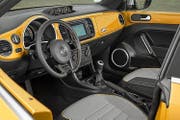 Die Interieur-Lackierung erinnert an die frühere Käfer-Zeit. (Bild: PD)