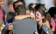 Die Trauer der Familien an der Marjory Stoneman Douglas High School ist grenzenlos. (Bild: John McCall/Keystone (Parkland, 14. Februar 2018))