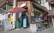Heute ist er gut versteckt: der Dorfladen von Greppen. (Bild: Boris Bürgisser, 17. Oktober 2017)