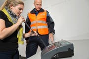 Neues Alkoholmessgerät getestet am 11. Oktober 2016 auf dem Polizeiposten in Emmenbrücke. (Bild: Eveline Beerkircher / LZ)