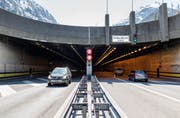 Er belegte im Tunneltest nur Platz 20 von 20: Der Gotthardstrassentunnel im Kanton Uri. (Bild: Keystone /Gaetan Bally)