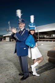 Einsatzbereit: André Vogel, Präsident der Musikgesellschaft Wauwil, und Nicole Peter, Majorin des Majorettenkorps Wauwil. (Bild Pius Amrein)