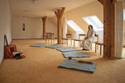 Schwester Monika Maria im Meditationsraum des Klosters Rickenbach (Bild: Dominik Wunderli (Rickenbach, 25. November 2016))
