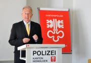 Hans-Kaspar Steiner an einer Pressekonferenz zum Thema Sicherheit. (Bild: Corinne Glanzmann (Stans, 19. Juni 2012))