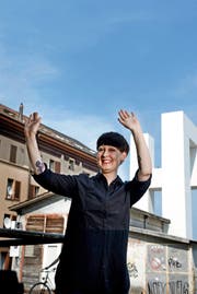 Nadine Wietlisbach vor dem Ausstellungsraum Elephanthouse in der Neustadt Luzern. (Bild: Nadia Schärli)