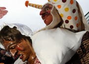 Greth Schell und ein Löli. (Archivbild Dominik Hodel/Neue ZZ)