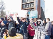 Junge Russen protestieren in Tscheboksary gegen Korruption. (Bild: Pascha Kaschin (26. März 2017))