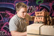 Lukas Arnold aus Bürglen während dem Wettkampf (Bild: Foto: Schweizerischer Baumeisterverband)