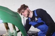 Maurus von Holzen aus Büren wurde bei den Carrosserielackierern Zentralschweizer Regionalmeister. (Bild PD / Apimedia)
