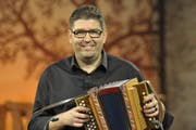 Seit seinem 6. Lebensjahr spielt Markus Flückiger Schwyzerörgeli. (Bild: Nicolas Senn/Eastdesign)