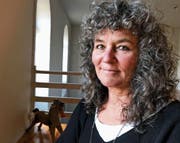 Regisseure vertrauen ihr: Susanne Jauch sucht für Filme Locations wie Hotelzimmer und stattet die Räume situationsgerecht aus. (Bild: PD)