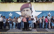 Ein Drittel der Stimmberechtigten beteiligten sich am Sonntag in Caracas an einer symbolischen Volksabstimmung. (Bild: Miguel Gutierrez/EPA)