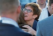 CDU-Ministerpräsidentin Annegret Kramp-Karrenbauer ist klare Wahlsiegerin. (Bild: Boris Roessler/Keystone (Saarbrücken, 26. März 2017))
