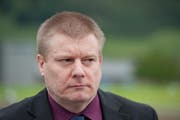 Ignaz Walker nach seiner Freilassung aus dem Untersuchungs- und Strafgefängnis Nidwalden in Stans. (Bild Dominik Wunderli)