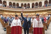 «Lo giuro» – er schwöre es. Ignazo Cassis wird als 117. Mitlglied des Schweizer Bundesrats vereidigt. (Bild: Peter Schneider/EPA)