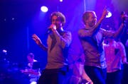Lo & Leduc sorgten im KKL für ausgelassene Stimmung. (Bild: Dominik Wunderli (Luzern, 18. Dezember 2017))