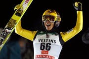 Simon Ammann hat für Engelberg Energie getankt. (Bild: Keystone)