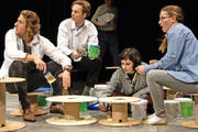 Mitglieder von Ecco Rondo bei der Generalprobe zur Jubiläumsproduktion.Bild: Nadia Schärli (8. November 2016, Luzern)