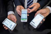 BEZAHLUNG, APP, SMARTPHONE, HANDY, NATEL, BARGELDLOSES BEZAHLEN, MOBILTELEFON, BARGELDLOS, (Bild: Keystone)