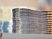Nationalrat will Höhe von Bargeldzahlungen nicht begrenzen (Bild: Keystone)