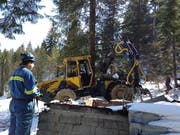 Unterägeri: Eine Waldhütte ist aus bisher noch nicht geklärten Gründen niedergebrannt. (Bild: Zuger Polizei)
