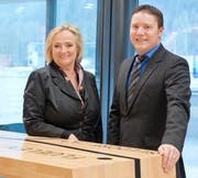 Verwaltungsratspräsidentin und CEO der Gotthard Raststätte A2 Uri AG, Barbara Merz Wipfli und Alois Keiser. (Bild: PD)