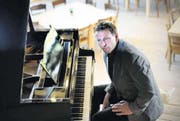 Hat in der «Betriebspause» viel vor: Künstler Werner Alois Zihlmann (55) alias Wetz. (Bild: Nadia Schärli (Beromünster, 10. Mai 2012))