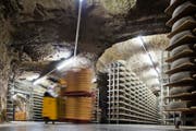 Kaltbach-Höhle des Milchkonzerns Emmi in Kaltbach. (Bild: Gaetan Bally / Keystone)