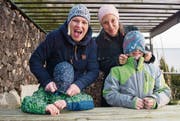Renate Fischer (links) und ihre Buben, Lenny und Matteo, zusammen mit Sabrina Zanatta. (Bild: Dominik Wunderli (Geuensee, 23. Januar 2018))