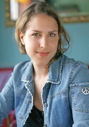 ...Laura de Weck (34) haben ihre Kolumnen nun in Büchern gesammelt. (Bild: Gaetan Bally, Keystone)