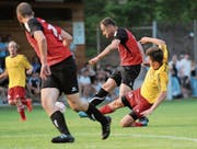 Sorgte mittels Penalty für den einzigen Treffer des Spiels: Driton Hoxha (am Ball). (Bild: Urs Hanhart (Schattdorf, 13. Juni 2017))