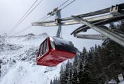 Auch der Dragon Ride fährt am Donnerstag nicht mehr auf den Pilatus. Zu gefährlich sind die Winde auf dem Luzerner Hausberg. (Bild: Eveline Beerkircher (03.04.2015))
