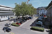 Nach dem Nein des Parlaments kann der untere Postplatz im Gegensatz zum oberen Teil des Platzes nicht umgebaut und saniert werden. (Bild: Werner Schelbert (Zug, 29. August 2017))