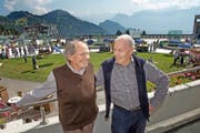 Hans Zihlmann (links) und Rolf Birrer freuen sich auf Rigi Kaltbad über die installierte Orgel. (Bild: Nadia Schärli)