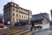Das Theilerhaus in Zug und die Shedhallen stehen bereits unter Denkmalschutz. Für noch nicht inventarisierte Gebäude und die Abläufe der Unterschuztstellung ist die Gesetzesrevision aber zentral. (Archivbild / ZZ)