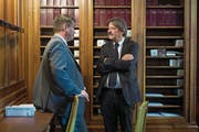 SP-Chef Christian Levrat (links) im Gespräch mit Ständerat Paul Rechsteiner (SP, St. Gallen). (Bild: Anthony Anex/Keystone (Bern, 18. September 2017))
