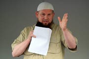 Auch er trat schon mal in Kriens auf: Pierre Vogel, einer der umstrittensten Prediger der deutschen Salafismusszene. Keystone/Ingo Wagner (Bild: Keystone/Ingo Wagner)