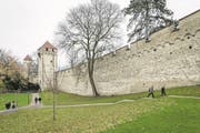 Der Untergrund der Museggmauer soll unter Schutz gestellt werden. Der Grosse Stadtrat will damit das Parkhaus Musegg verhindern. Die Museggmauer in der Stadt Luzern am Samstag, 18. November 2017. (Bild: Philipp Schmidli (Luzern, 18. November 2017))