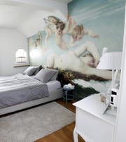 Ein Blick in ein Airbnb-Zimmer. Wer im Kanton Schwyz ein Airbnb-Zimmer vermietet, soll künftig auch Kurtaxen bezahlen. (Bild: Archiv Neue ZZ (Symbolbild))