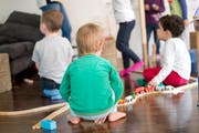 Die Betreuungsgutscheine sollen mithelfen, dass sich Familie und Beruf besser vereinen lassen. (Bild: Maria Schmid / Neue ZZ)