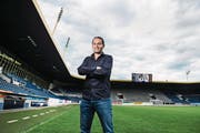 Der neue FCL-Sportkoordinator Remo Meyer an seinem neuen Arbeitsort: der Swisspor-Arena. (Bild: Dominik Wunderli (Luzern, 9. Juni 2017))