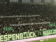 Kritik am Staat: Protestaktion von St.Gallen-Fans beim Heimspiel vom Mittwochabend gegen Luzern. (Bild: Daniel Walt / Tagblatt.ch)