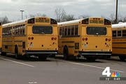 Die CIA vergass den Sprengstoff in einem Schulbus. (Bild: screenshot nbc)
